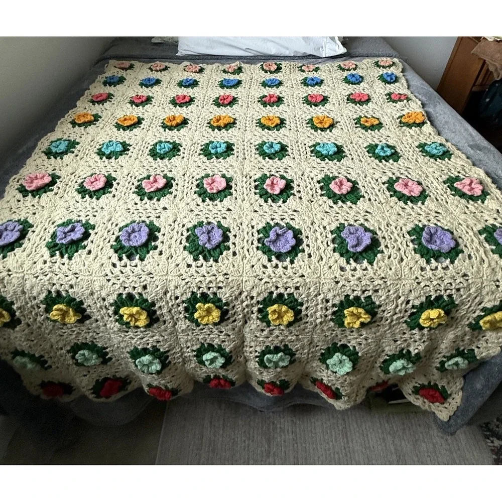 Vintage Handmade Crochet Afghan Throw 3D Popcorn Flowers Floral Cottagecore